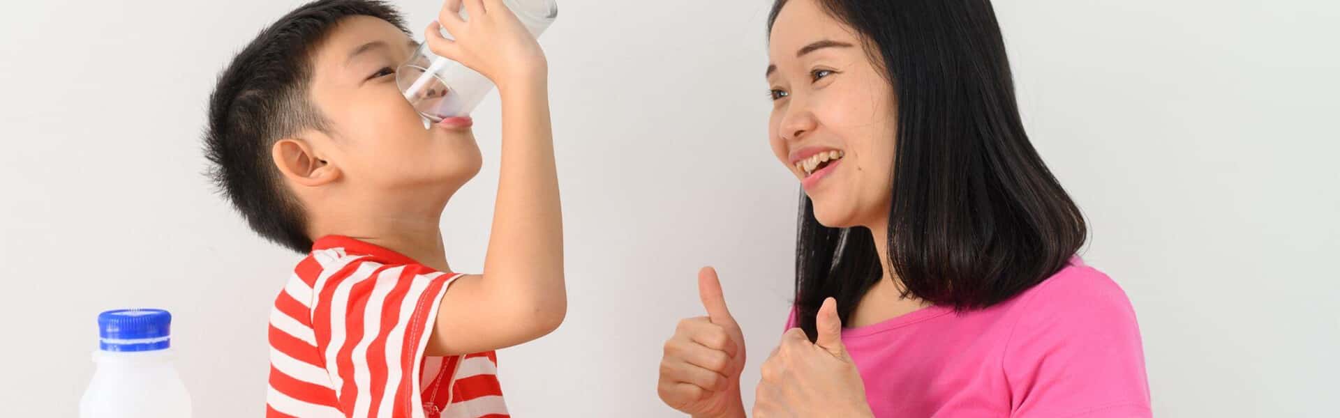 5 Hal yang Perlu Moms Tahu Sebelum Membiasakan Anak Minum Susu