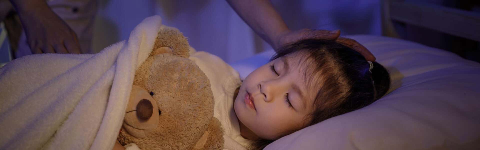 5 Manfaat Minum Susu Sebelum Tidur Malam