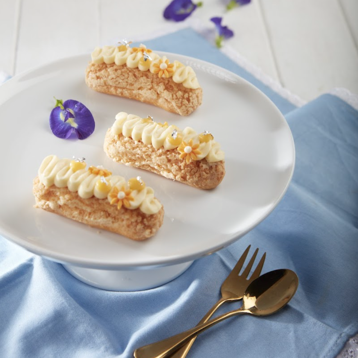 Passion Fruit Éclair